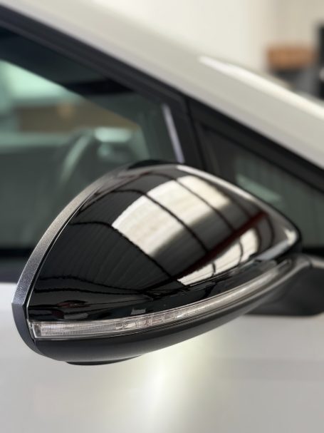 gloss black vinyl installed on vw golf 